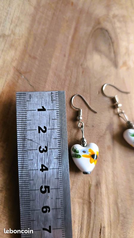 Boucles d'oreilles originales- forme coeur céramique- dessin tournesol-Artisanat (image 4)