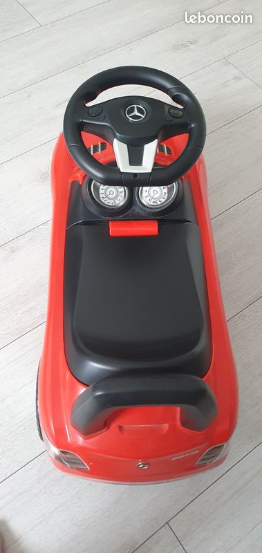Voiture Mercedez Benz à pousser par pieds (image 4)