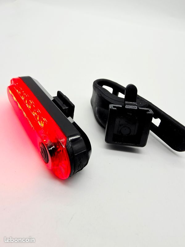 Lot De 2 Feux Arrière LED Vélo – USB Rechargeable – Pour Casque Ou Vélo