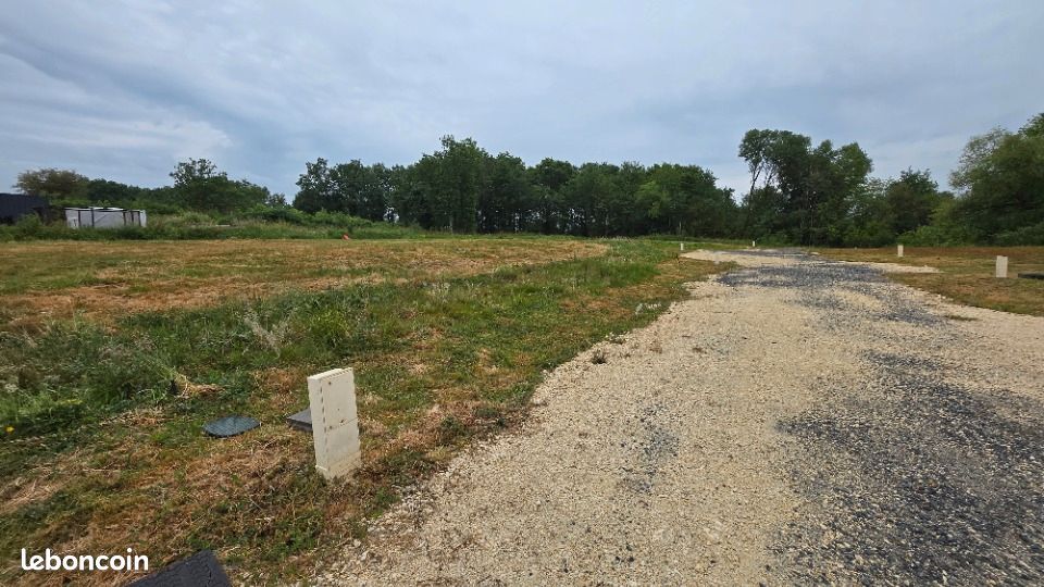 Terrain 607 m² · à Boisredon · 20 635 €