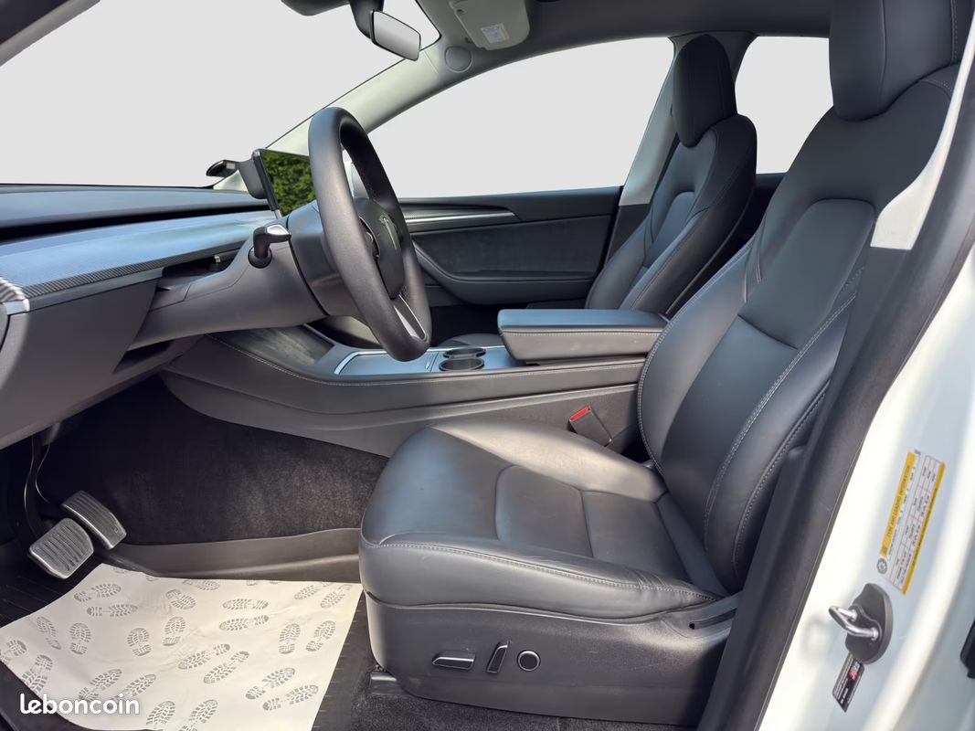 Tesla Model Y Performance AWD 513CH - 1ère Main - TVA Récupérable - Historique D'Entretien Complet - Toit Pano - CockPit Numérique - 80000KM (image 8)
