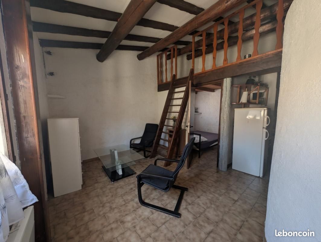 Appartement 1 pièce 28 m² · à Istres · 28 m² · 400 €