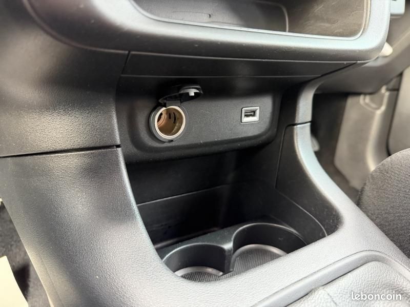 Citroen C3 1.5 BlueHDi 100 S&S Feel (image 14)
