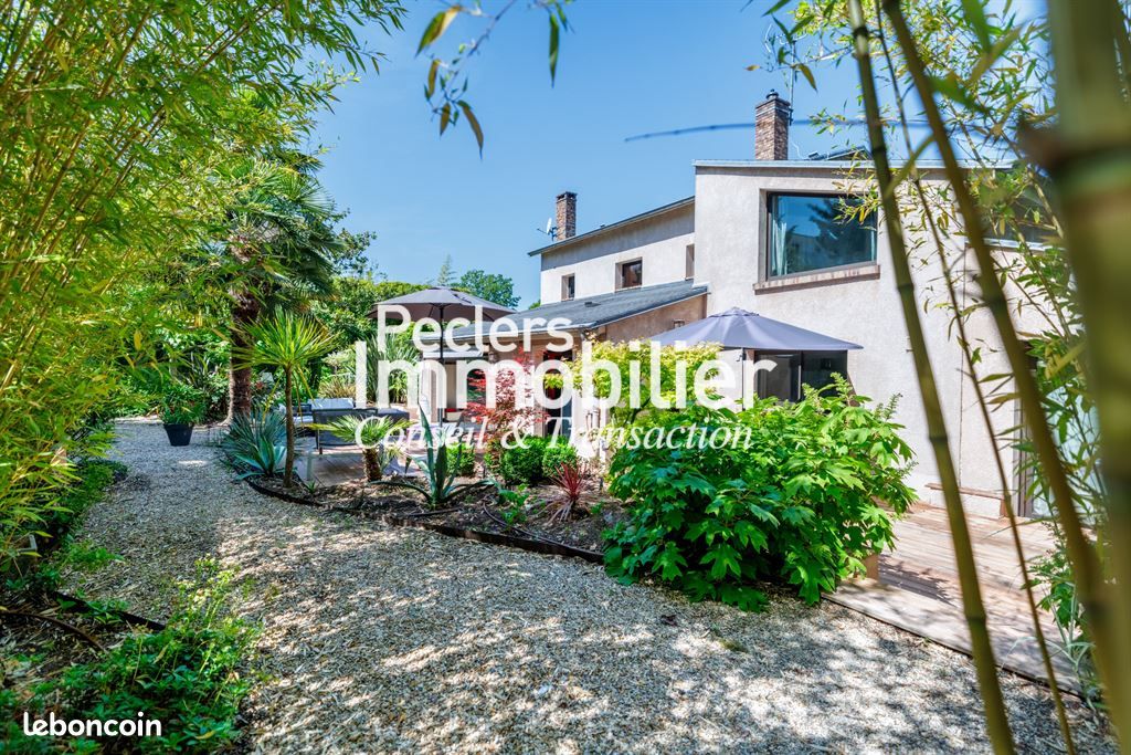 Maison 9 pièces 250 m² · à Rueil-Malmaison · 250 m² · 2 145 000 €
