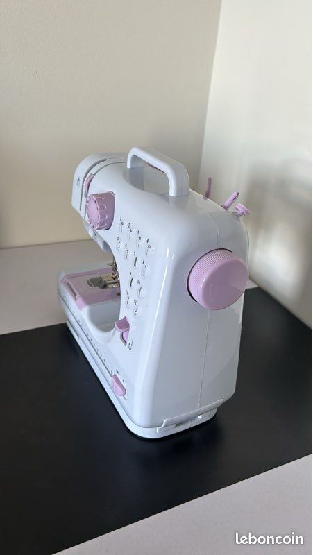 Machine à coudre (image 10)