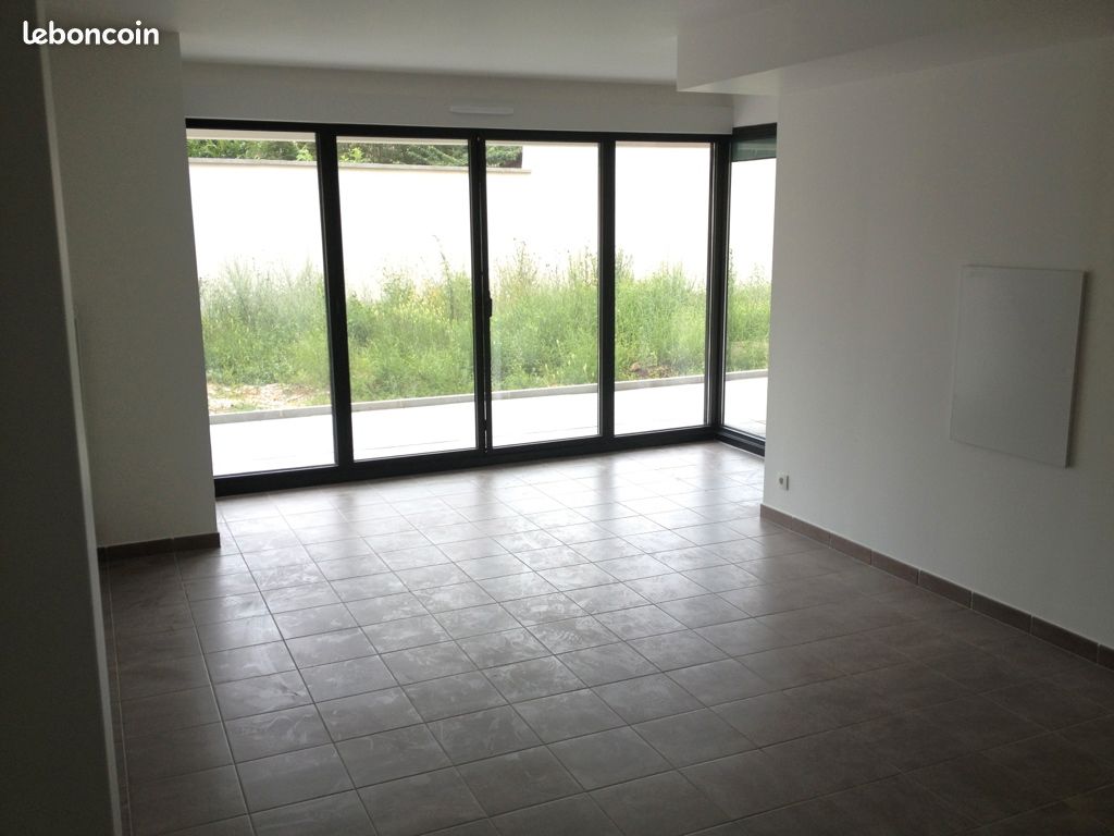 Appartement a louer  - 3 pièce(s) - 77 m2 - Surfyn