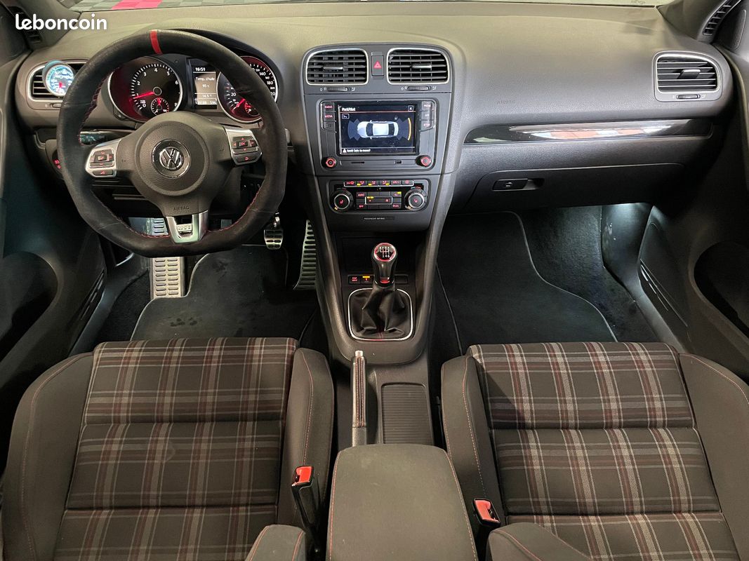 VOLKSWAGEN GOLF VI GTi 2.0 TSi 210 (image 9)