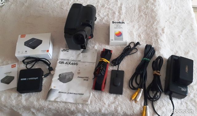 CAMÉSCOPE JVC GR-AX 48E Compact VHS Camera + box + manual RARE 1990s