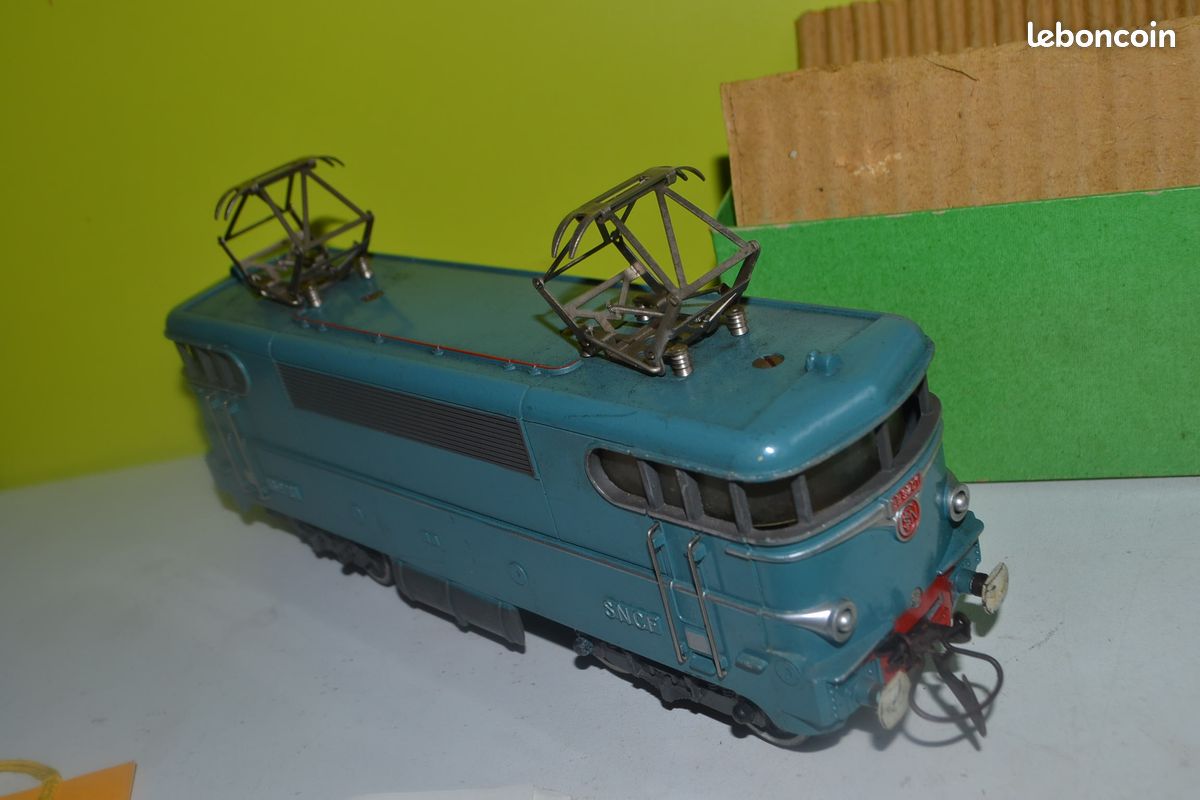 Hornby système complet éclairage BB 9201 TNB + visserie attelages pas d