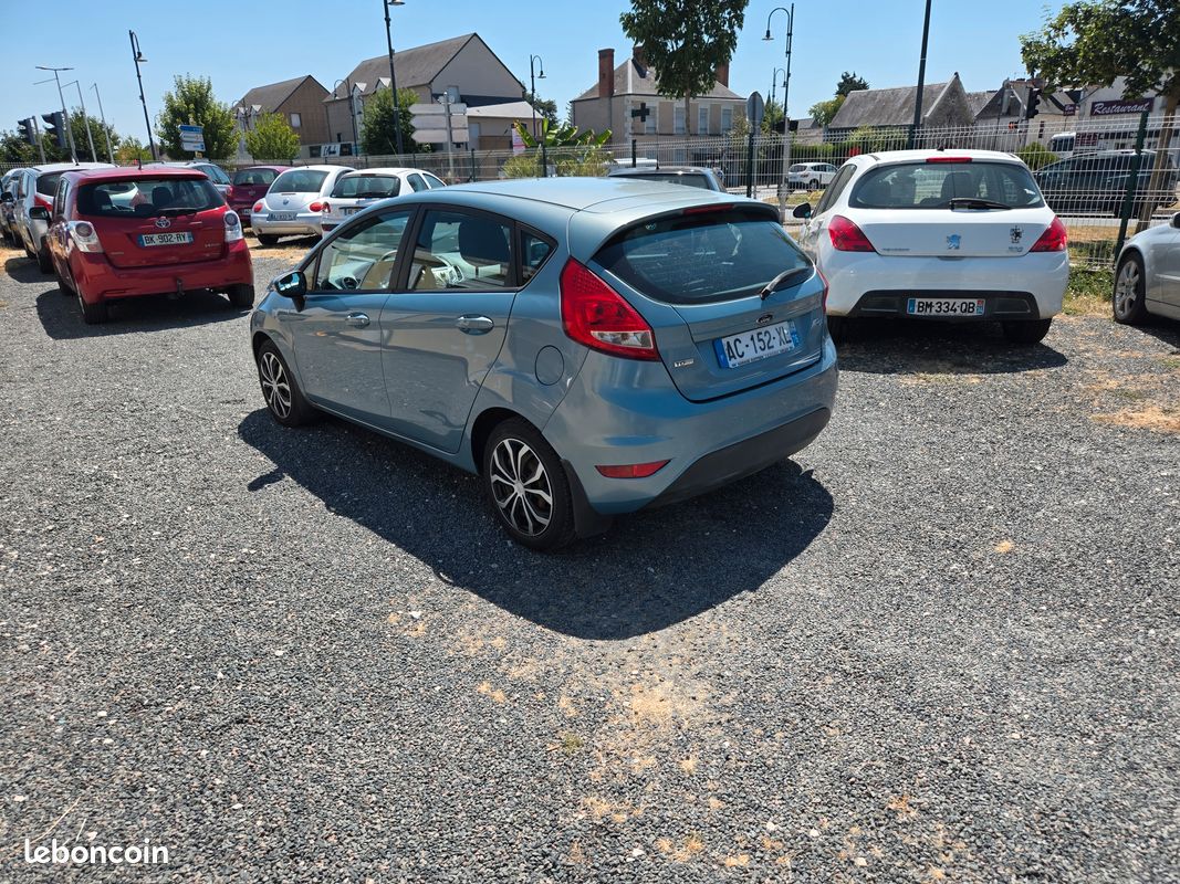 FORD FIESTA VI Phase II 1.4 tdci 4 cv 68 ch Garantie 6 Mois CT Ok (image 3)