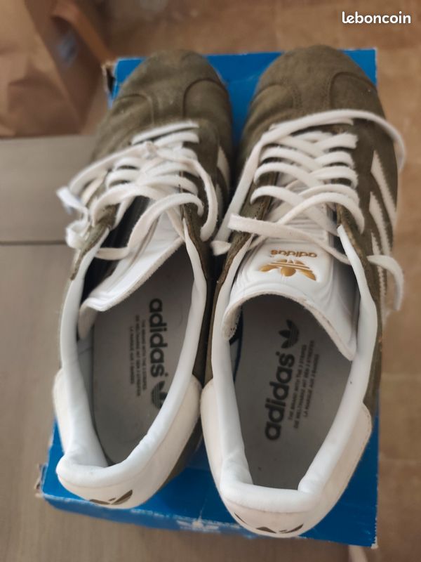 Vends basket adidas gazelle kaki 41 1/3 - Chaussures