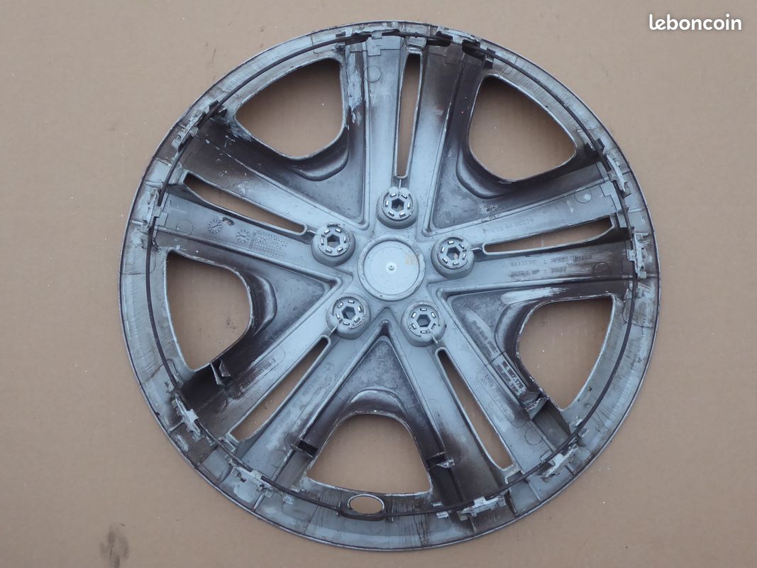 UN Enjoliveur 16 pouces PEUGEOT Modèle ZIRCONIUM (image 3)