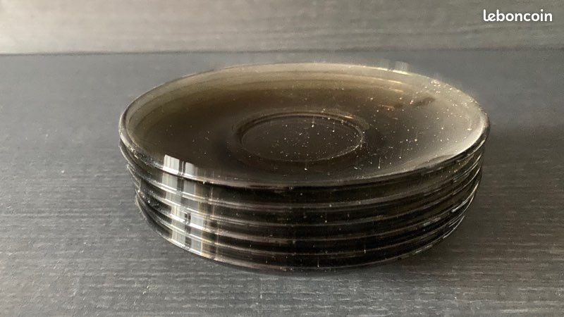 Soucoupe de café noir (image 2)