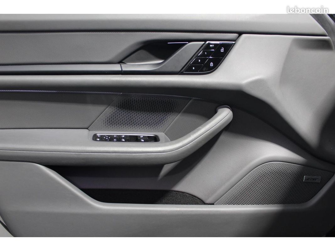 PORSCHE TAYCAN CROSS TURISMO 4S 571 Gris Craie Roues AR directrices (image 12)