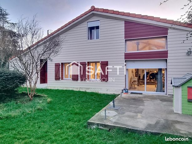 Propriété 9 pièces 217 m²