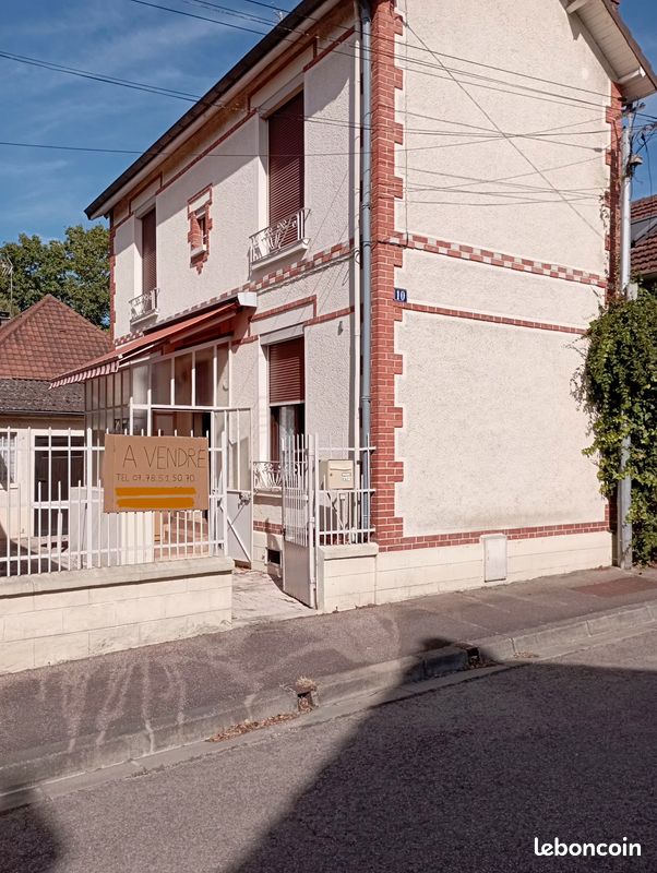 Maison 3 pièces 75 m² · à Sainte-Savine · 75 m² · 135 000 €