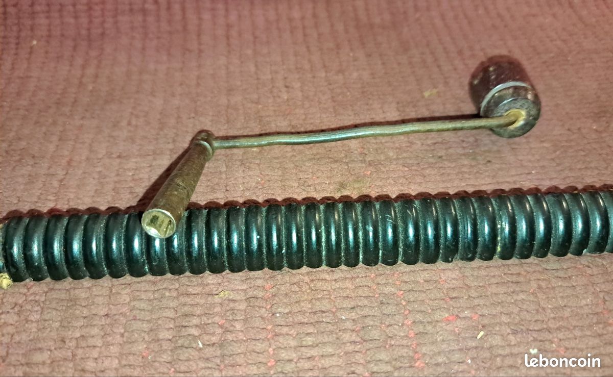 Manivelle Et Clés De Remontage N°14 Pour Horloge Comtoise - Ancien Métal