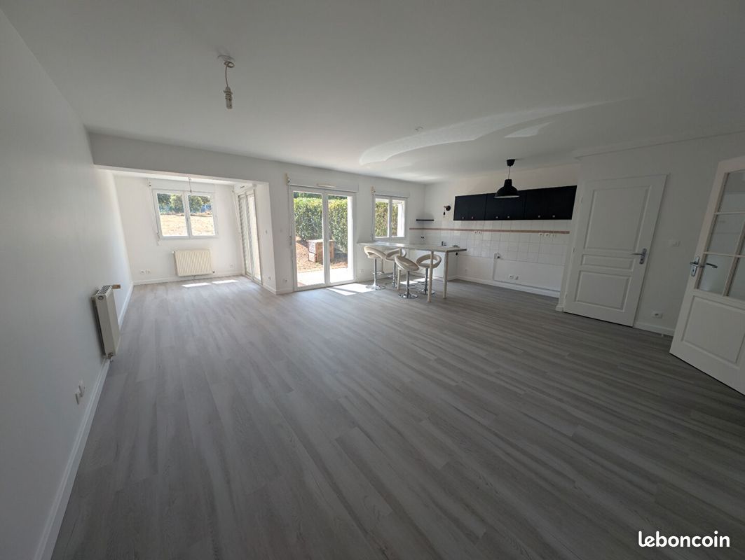 Maison 4 pièces 98 m² · à Poitiers · 98 m² · 835 €