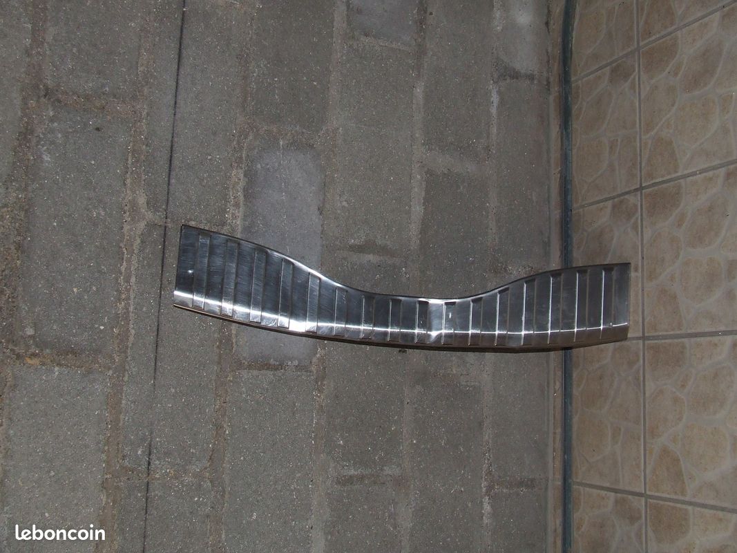 Seuil de voiture (image 1)
