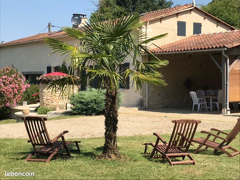 Maison 5 pièces 200 m² · à Saint Aulaye-Puymangou · 200 m² · 290 000 €