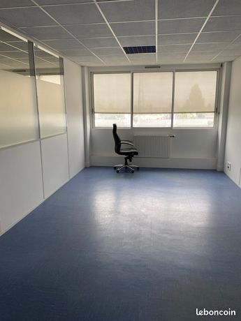 Bureaux de 22 m2 à louer : 390 euros / mois