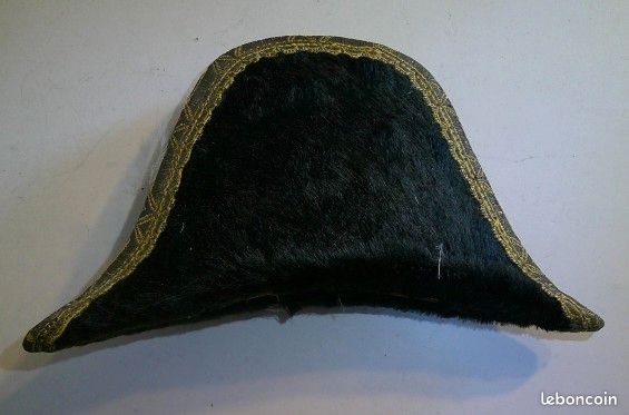 Bicorne miniature ancien – Rare – Finition haut de gamme – 15 x 7,5 cm (image 2)