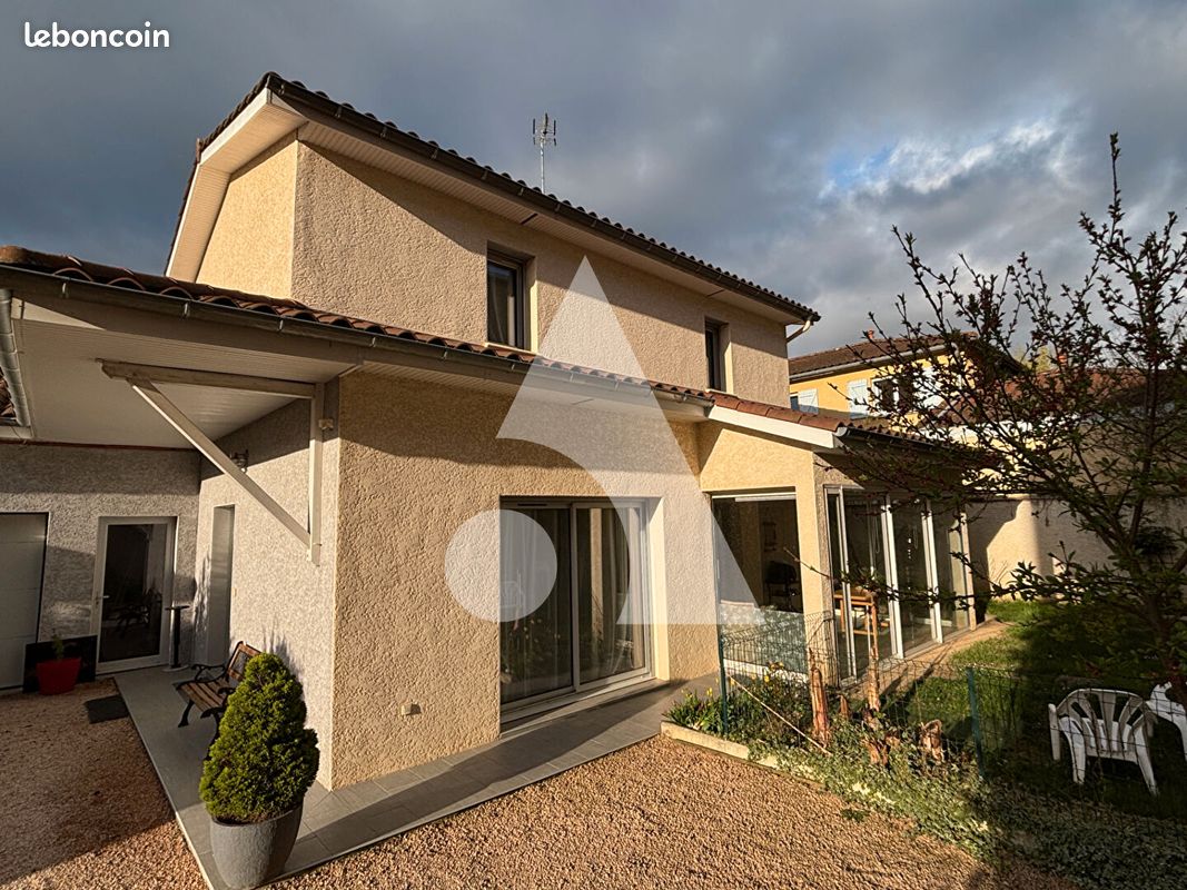 Maison 5 pièces 124 m² · à Jassans-Riottier · 124 m² · 339 000 €