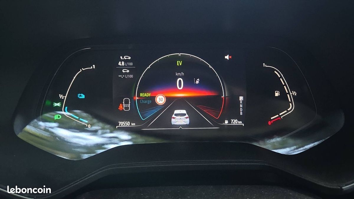 Renault Clio V 1.6 E-Tech 140 Hybrid EDC Business (image 12)