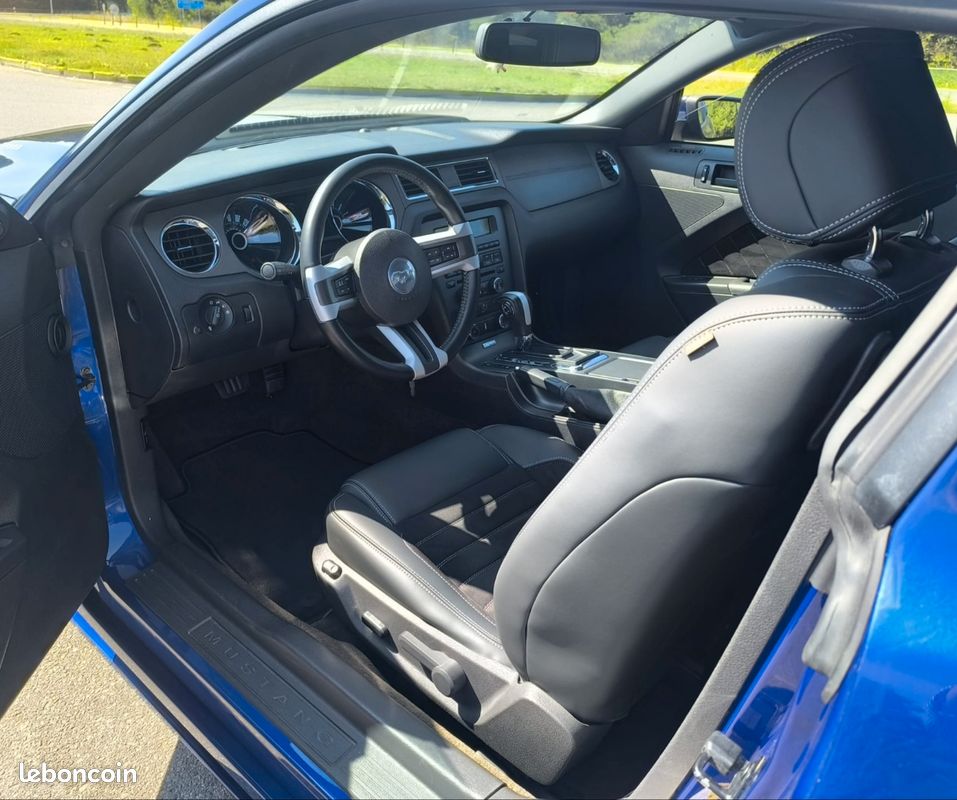 Ford Mustang V6 (image 7)