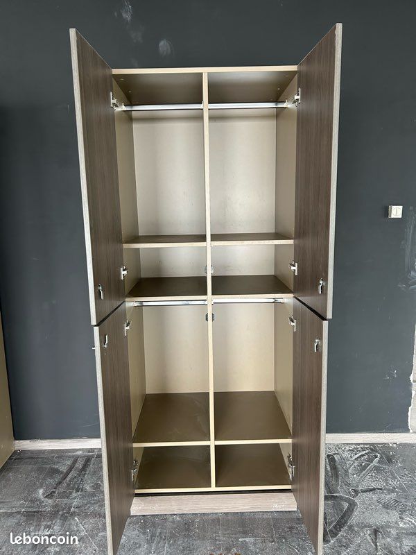 Armoire /vestiaire 4 portes haut 200 cm x larg 800 cm (image 2)