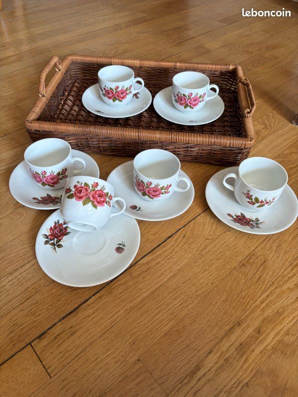 Service 6 Tasses à Café Porcelaine Medusa Méandre Versace Style – Avec Support Métal Élégant – Lot De 13 Pièces