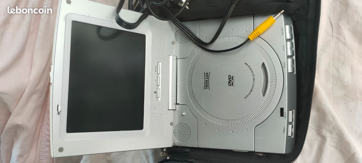 Lecteur DVD PORTABLE DVD, avec sa sacoche support Photo, audio