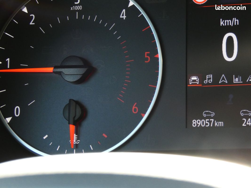 RENAULT CLIO V Blue dCi 100 Evolution ( Première main et suivi dispo ) (image 22)