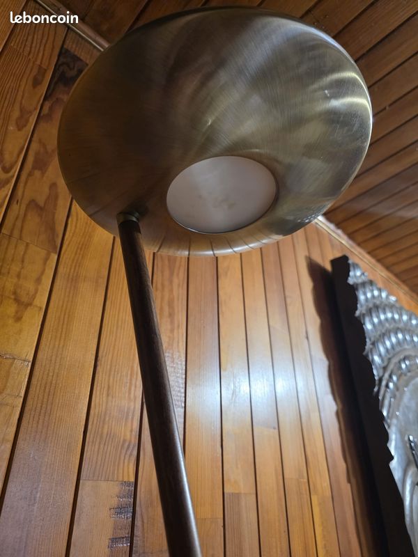 Lampadaire design métal & bois – Élégance moderne (image 6)