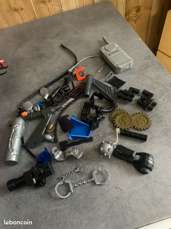 Lot accessoires action man + autre (image 1)