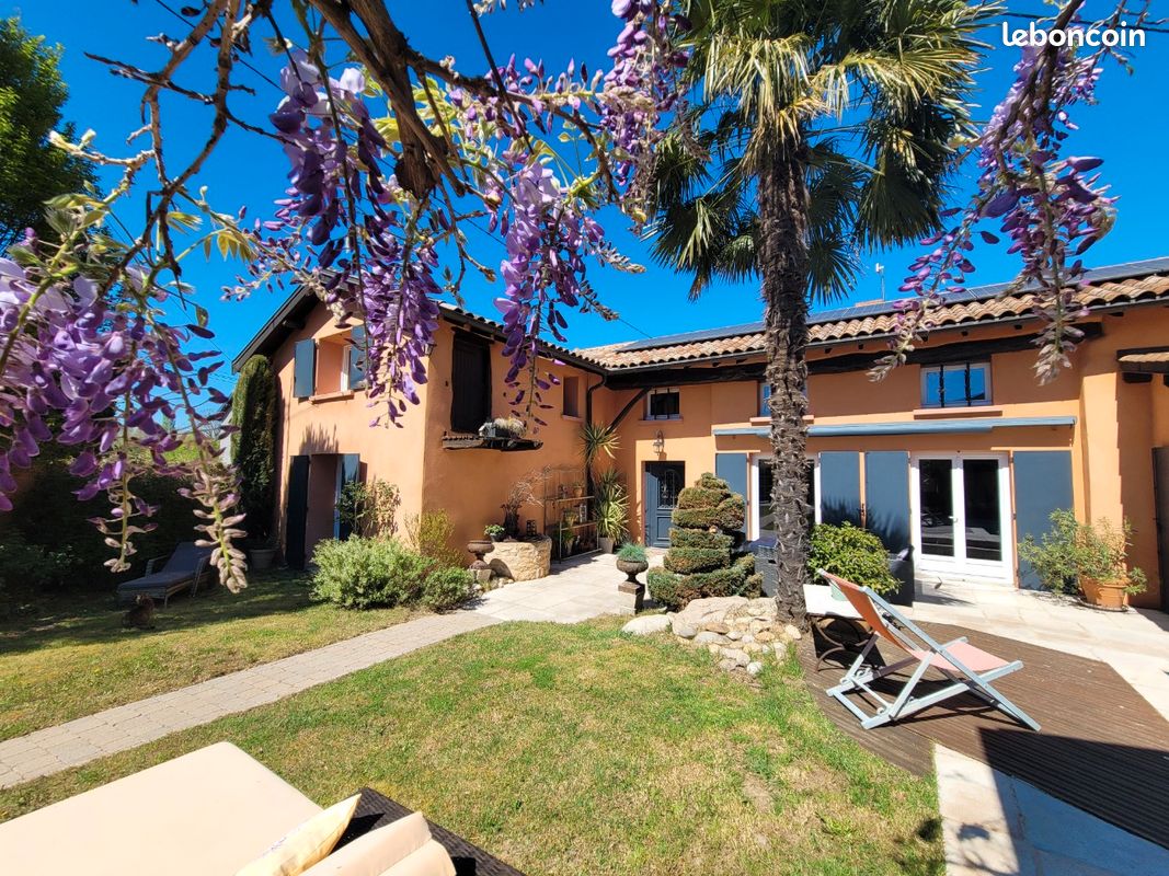 Maison 7 pièces 240 m² · à Fareins · 240 m² · 599 000 €