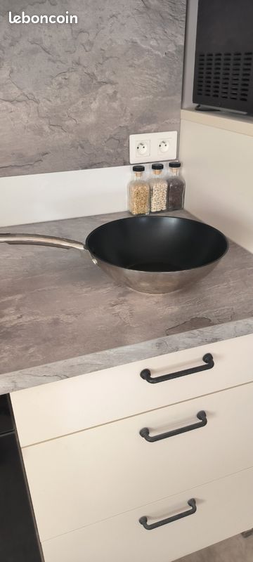 Wok (image 1)