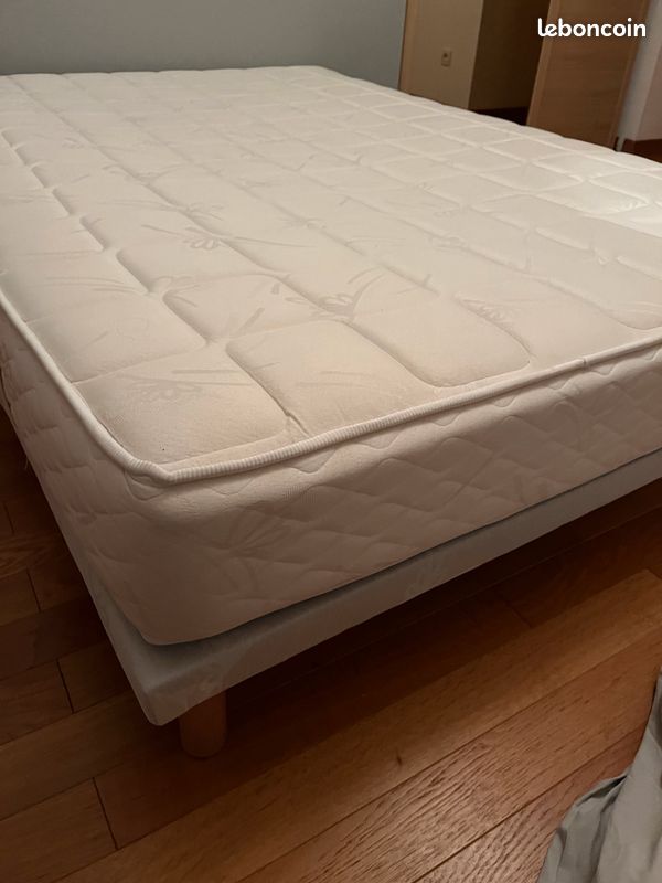 Matelas avec sommier tapissier (image 1)