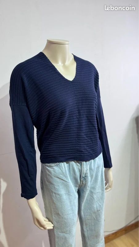 Haut La Fée Maraboutée femme S – Bleu – Col V – Très bon état (image 3)