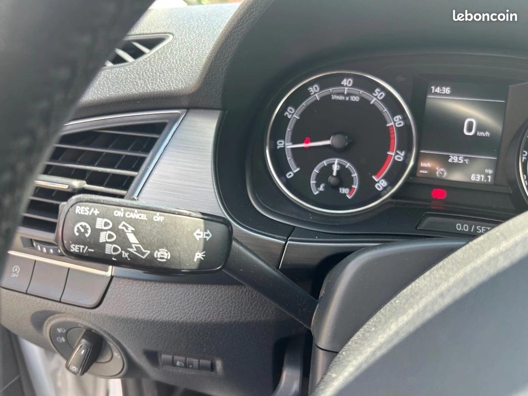 Skoda Fabia 1.0 L MPI 60 CH EDITION / GARANTIE 6 MOIS (image 21)