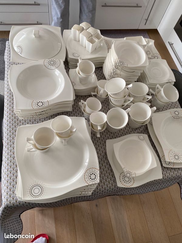 Service de table complet (image 1)