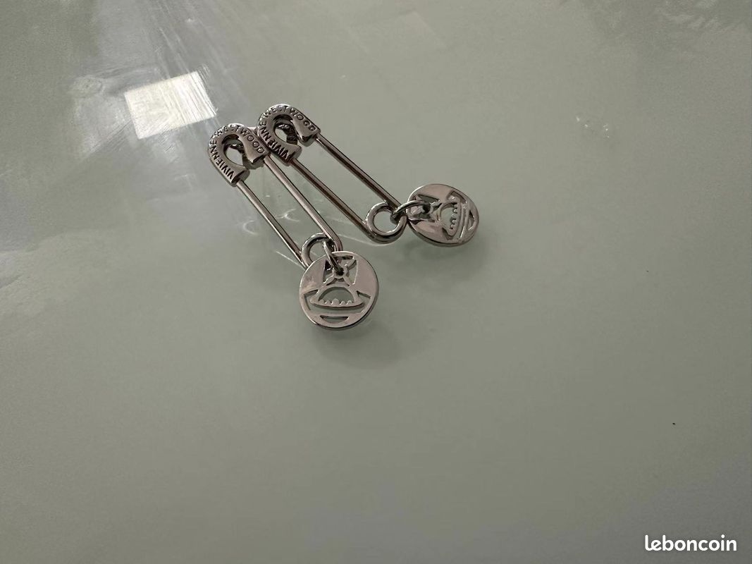 Vivienne Westwood boucles d'oreilles classiques, un incontournable de la mode (image 4)