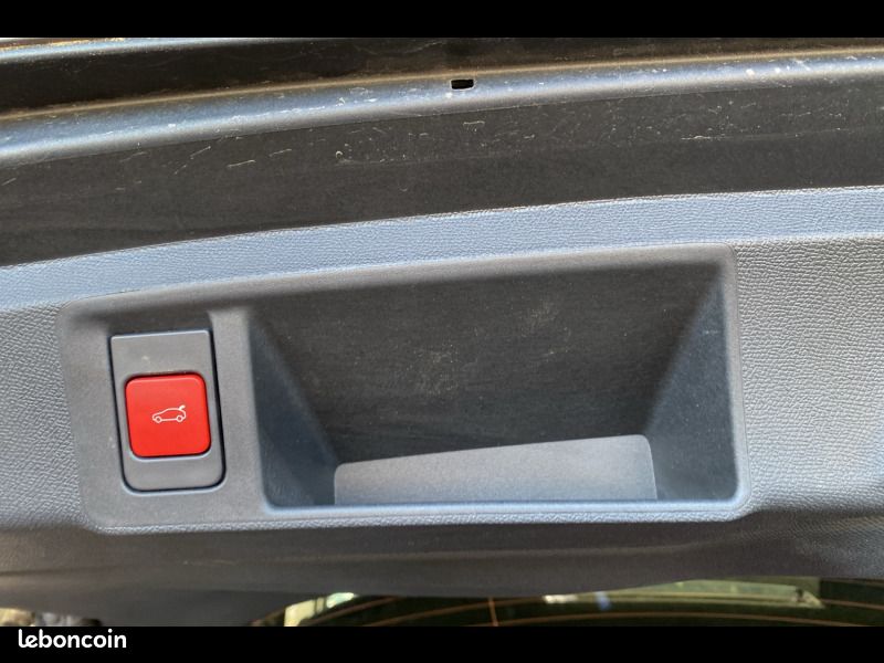 Peugeot 308 SW Plug-in Hybrid 195 ch e-DCS7 GT (image 26)