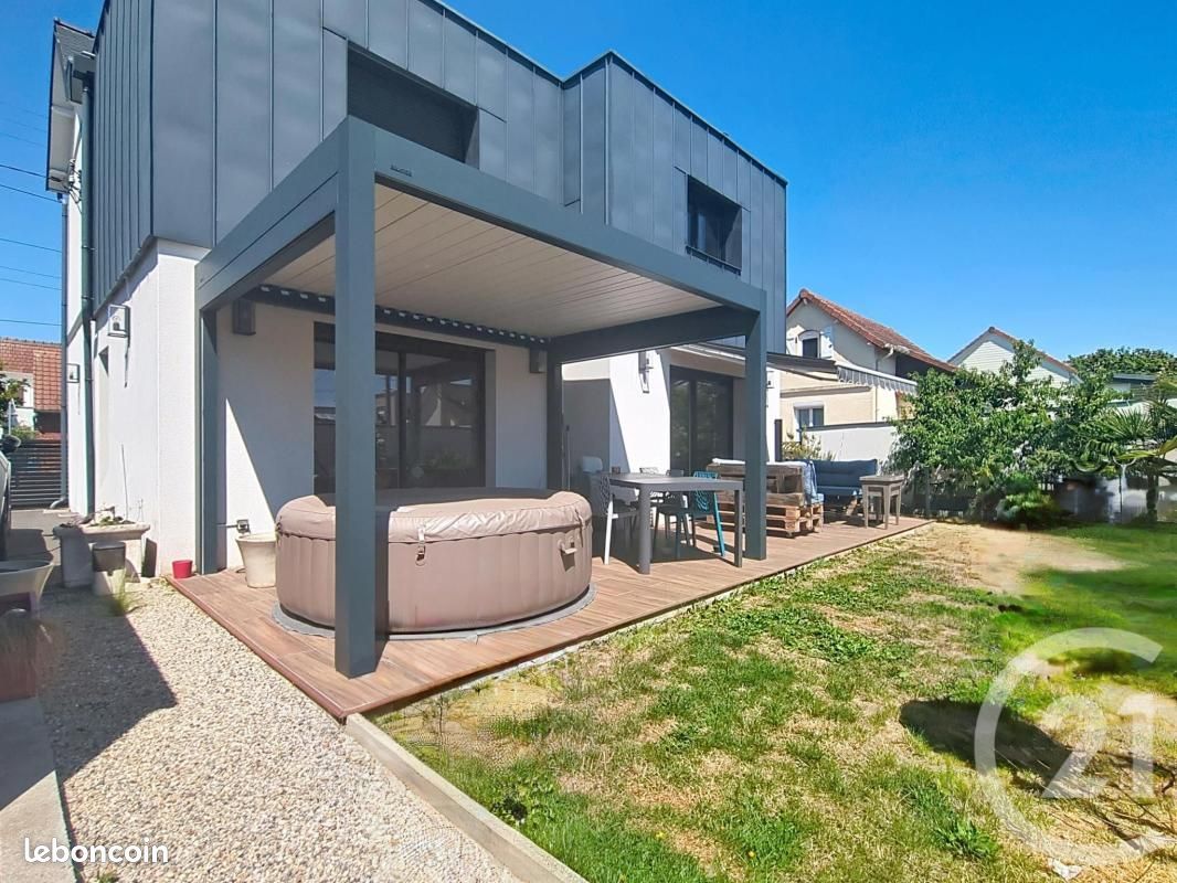 Maison 6 pièces 137 m² · à Le Petit-Quevilly · 137 m² · 335 000 €