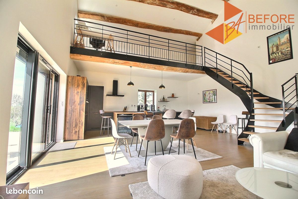 Maison 7 pièces 250 m² · à Saint-Pierre-de-Chandieu · 250 m² · 690 000 €