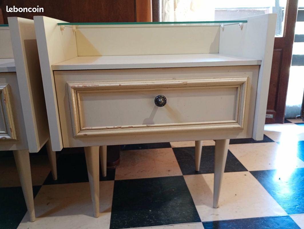 URGENT A SAISIR AVANT LE 19 SEPTEMBRE Lot de 2 tables de chevet bois laqué blanc crème (image 3)