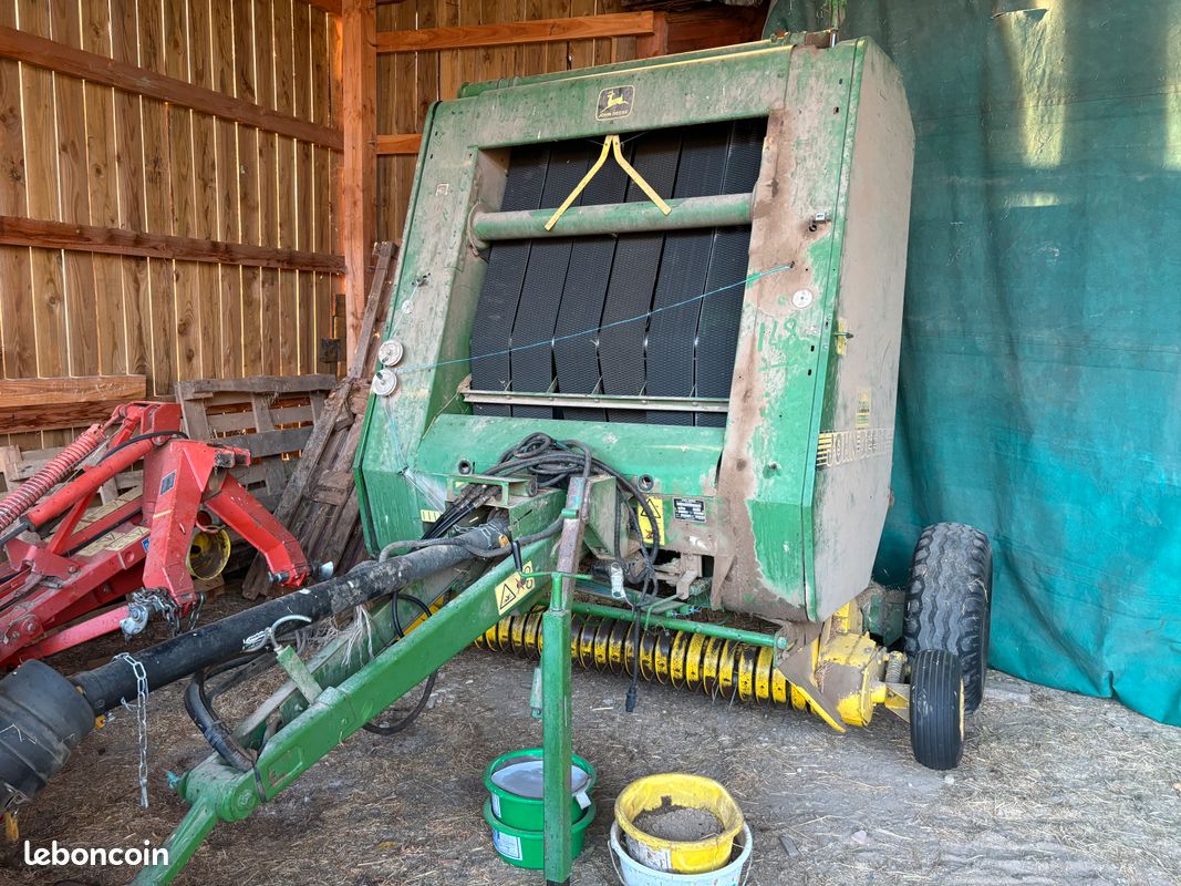 Presse round baller John Deere 580 (image 1)