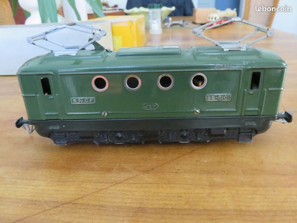 JOUEF / ANCIEN train avec locomotive wagons et rails EUR 31,00