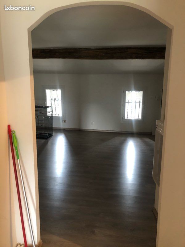 Appartement 3 pièces 56 m² · à Saint-Zacharie · 56 m² · 800 €