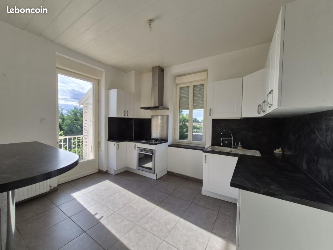 Maison 7 pièces 160 m² · à Saint-Paul-de-Varax · 160 m² · 250 000 €